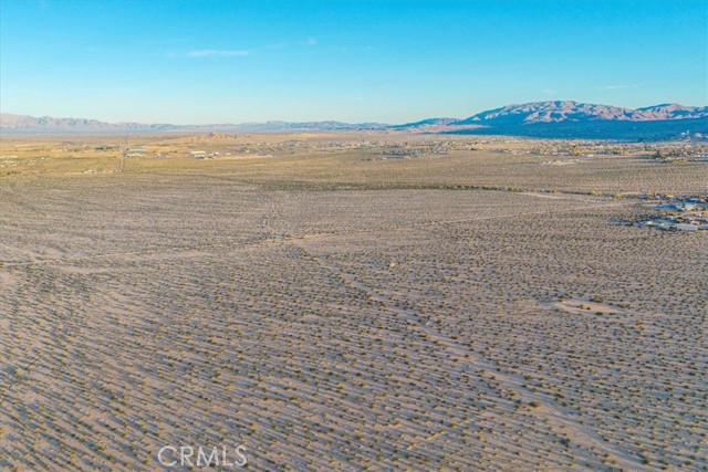 Detail Gallery Image 6 of 40 For 3 Laura Ln, Twentynine Palms,  CA 92277 - – Beds | – Baths