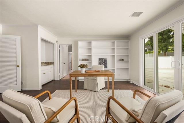 19201 Barrett Lane, North Tustin CA: https://media.crmls.org/medias/15125531-4258-4af3-90f3-24483729cb3e.jpg