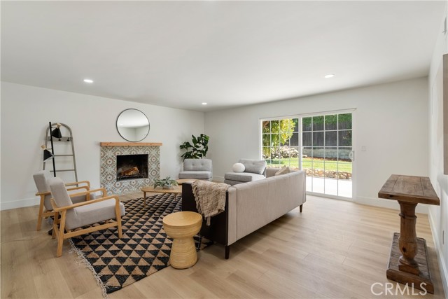 221 Wiley Court, Claremont CA: https://media.crmls.org/medias/151279f1-7b45-4a45-8ac5-9b1abe3e8d0b.jpg