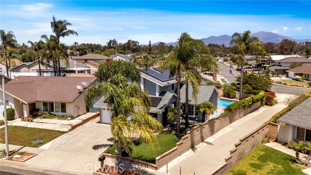 25735 Williamsburg Court, Lake Forest CA: https://media.crmls.org/medias/1512b39d-3975-4826-bdb3-f1e22d02d1ae.jpg