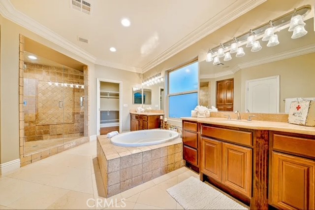 Detail Gallery Image 23 of 34 For 225 11th St, Huntington Beach,  CA 92648 - 4 Beds | 4/1 Baths