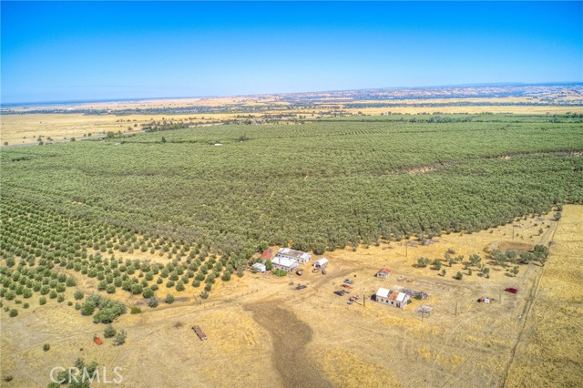 16 Rocky Drive, Oroville CA: https://media.crmls.org/medias/1513785d-cc74-4c0f-be42-f4ff526c6477.jpg