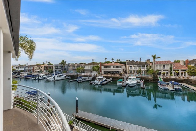 Detail Gallery Image 5 of 5 For 715 Bayside Dr, Newport Beach,  CA 92660 - 4 Beds | 3/1 Baths