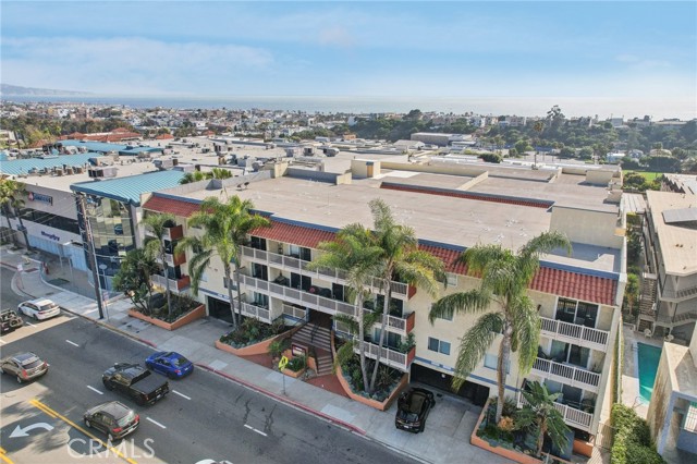 1707 Pacific Coast Highway, Hermosa Beach, California 90254, 2 Bedrooms Bedrooms, ,2 BathroomsBathrooms,Residential,Sold,Pacific Coast Highway,SB24105378