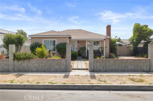8054 Rhodes Avenue, North Hollywood CA: https://media.crmls.org/medias/1514b038-4527-4674-b53f-4a775994fa54.jpg