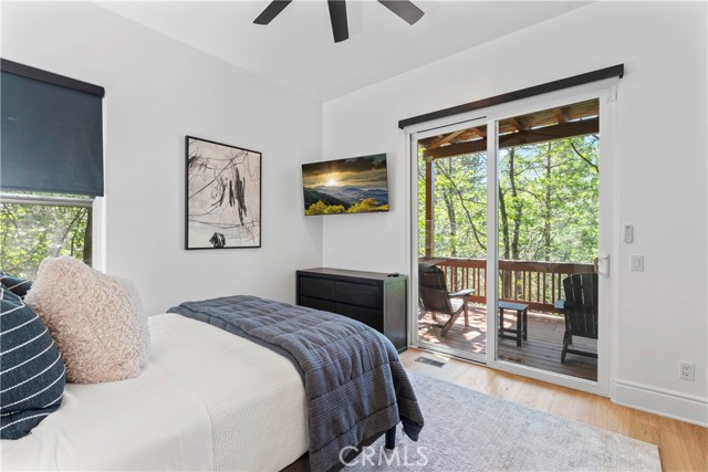 1019 Pintail Circle, Lake Arrowhead CA: https://media.crmls.org/medias/1514bbe7-fb48-45b2-8100-76305269d1fe.jpg