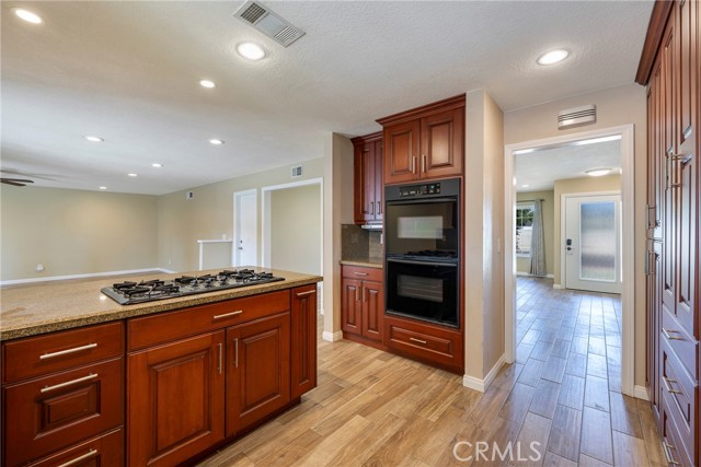 1219 N Van Buren Street, Placentia CA: https://media.crmls.org/medias/1514e591-26f5-4032-97b4-294ce7a4ea27.jpg