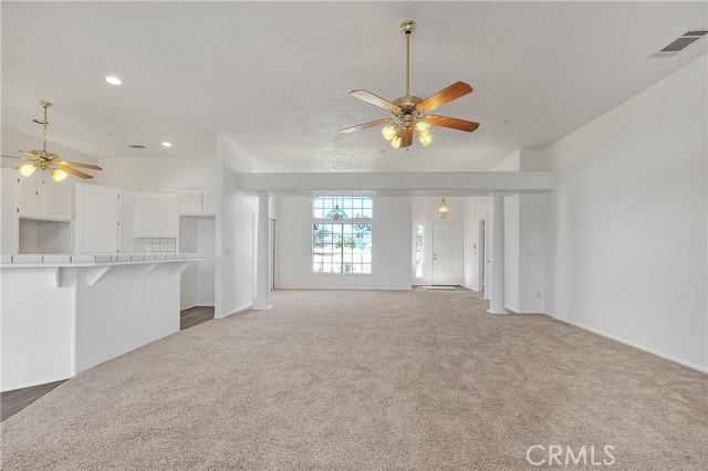 Detail Gallery Image 8 of 32 For 10722 Rodeo Rd, Oak Hills,  CA 92344 - 5 Beds | 2/1 Baths