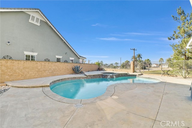 Detail Gallery Image 37 of 42 For 519 Cedarbrook Ln, Corona,  CA 92879 - 4 Beds | 2/1 Baths