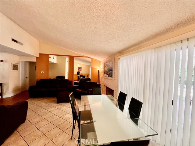 20637 Bryant Street, Winnetka CA: https://media.crmls.org/medias/1515e076-801f-4eab-9ba0-dda6cff3bc69.jpg
