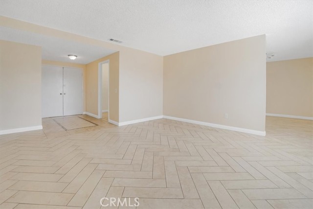 Detail Gallery Image 11 of 44 For 220 W Blaine St, Riverside,  CA 92507 - 5 Beds | 2 Baths