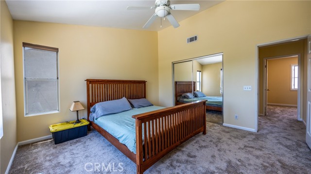 Image 14 of 39 For 341 Camden Court