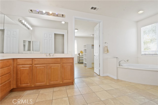 Detail Gallery Image 12 of 18 For 13957 San Aliso Ct, Corona,  CA 92880 - 6 Beds | 3/1 Baths