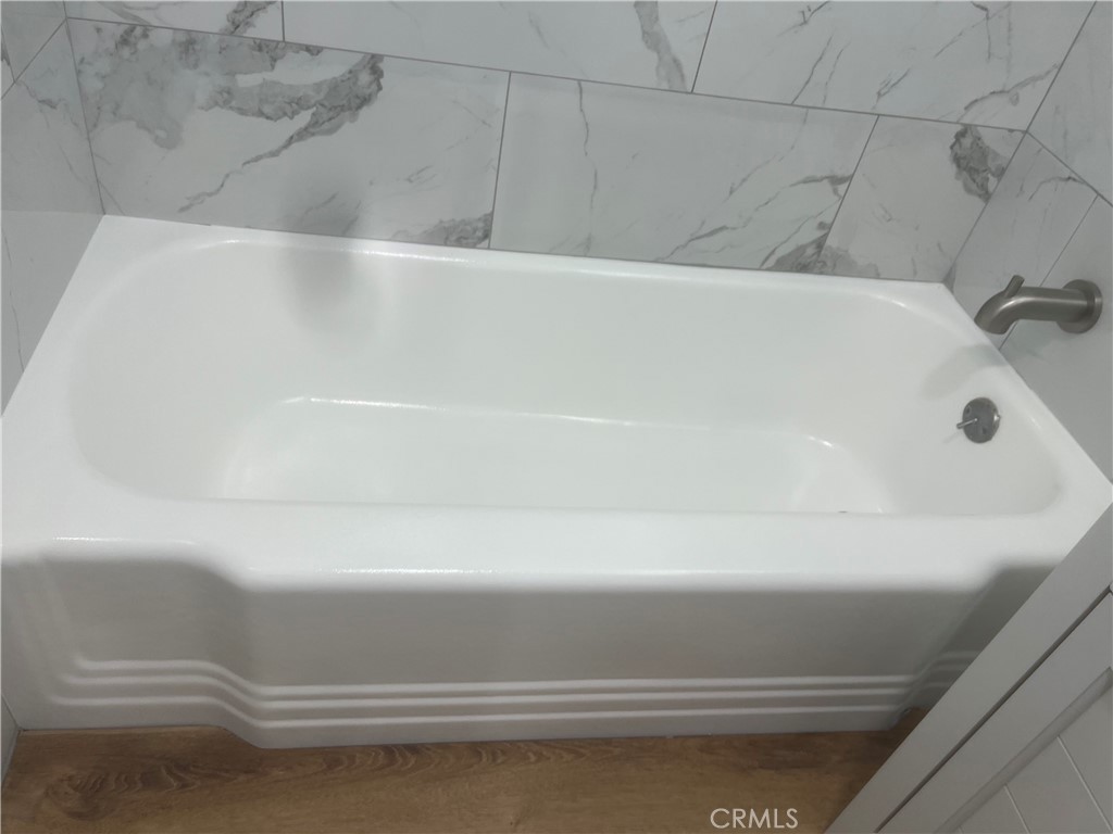 https://media.crmls.org/medias/15177093-324f-43ba-9bb9-30681bfbf166.jpg?preset=X-Large
