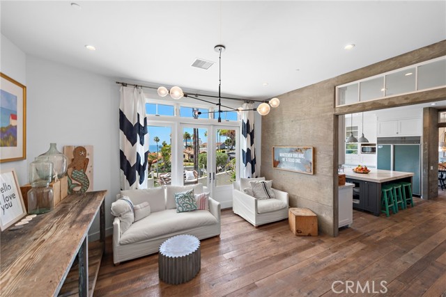 Detail Gallery Image 10 of 60 For 313 W Paseo De Cristobal, San Clemente,  CA 92672 - 4 Beds | 4/1 Baths