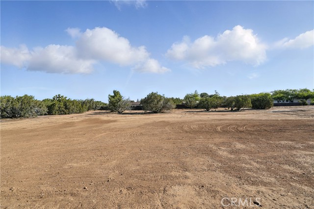 15658 Wells Fargo Street, Hesperia CA: https://media.crmls.org/medias/151968c8-ff29-40e8-b746-55cc7065ef68.jpg