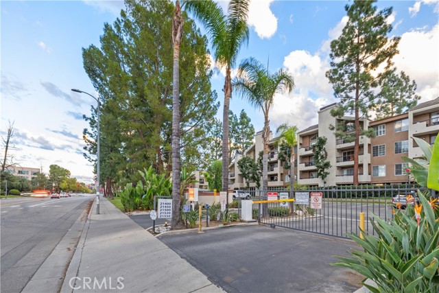 Detail Gallery Image 51 of 52 For 21400 Burbank Bld #313,  Woodland Hills,  CA 91367 - 2 Beds | 2 Baths