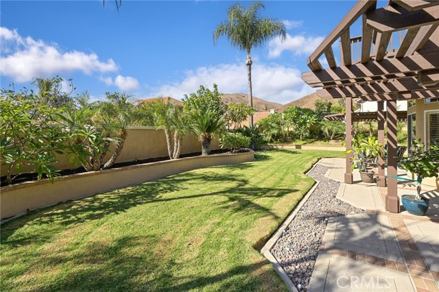 Detail Gallery Image 2 of 47 For 5555 Meadow Lake Ln, Yorba Linda,  CA 92887 - 3 Beds | 2/1 Baths