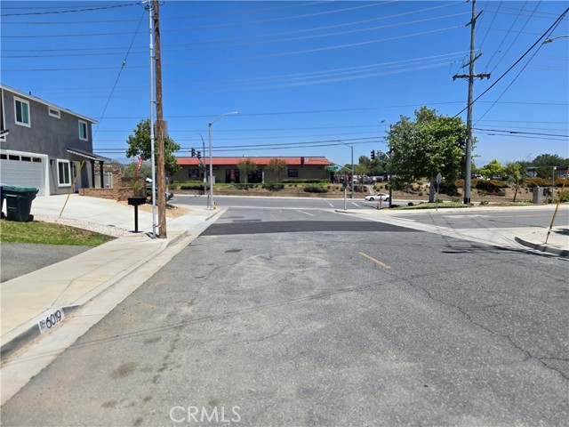 6025 Florence Street, Riverside CA: https://media.crmls.org/medias/1519a612-1dac-4925-b8a2-a52e827d75e6.jpg