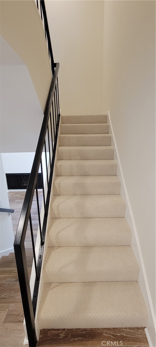4251 W Sarah Street, Burbank CA: https://media.crmls.org/medias/151a0662-ebc6-4df5-9b2e-808e8e6428e6.jpg