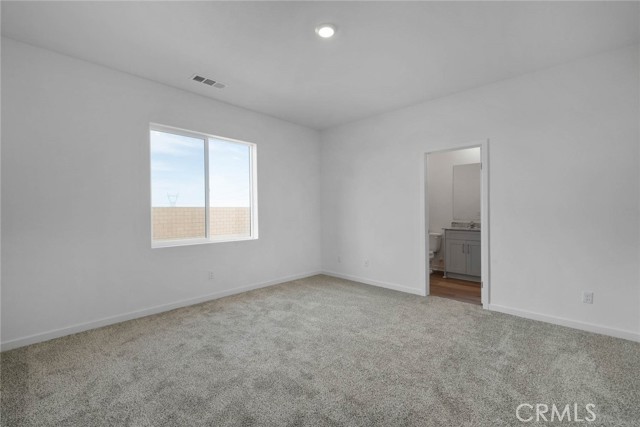 Detail Gallery Image 4 of 9 For 11262 Farley Ln, Victorville,  CA 92392 - 3 Beds | 2 Baths