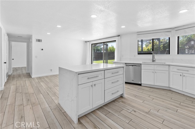 Detail Gallery Image 14 of 31 For 927 Sonora Court, San Dimas,  CA 91773 - 4 Beds | 2 Baths