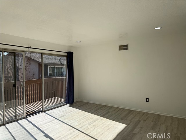 Detail Gallery Image 2 of 11 For 1056 Cabrillo Park Dr #G,  Santa Ana,  CA 92701 - 2 Beds | 1 Baths