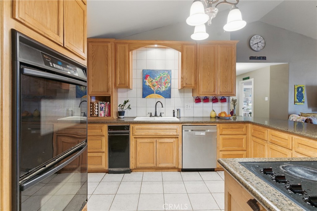 MLS #OC25254118 image #16