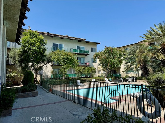 5460 White Oak Avenue, Encino CA: https://media.crmls.org/medias/151e34f0-7b73-4925-ad25-17b8f6b8b482.jpg