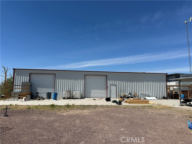 Detail Gallery Image 9 of 23 For 46363 Valley Center a, B,  Newberry Springs,  CA 92365 - 5 Beds | 3 Baths