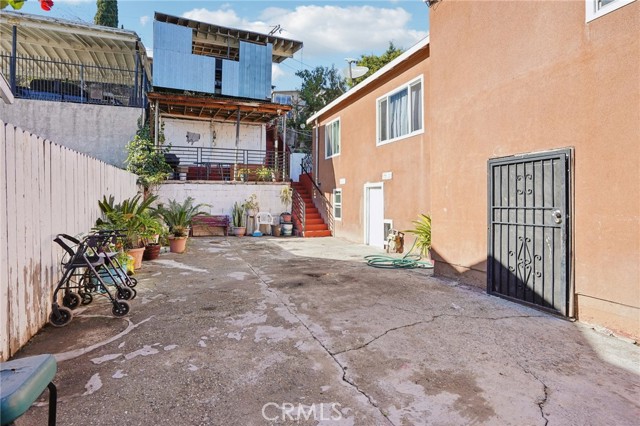 Detail Gallery Image 9 of 11 For 1046 N Bonnie Beach Pl, Los Angeles,  CA 90063 - 4 Beds | 2 Baths