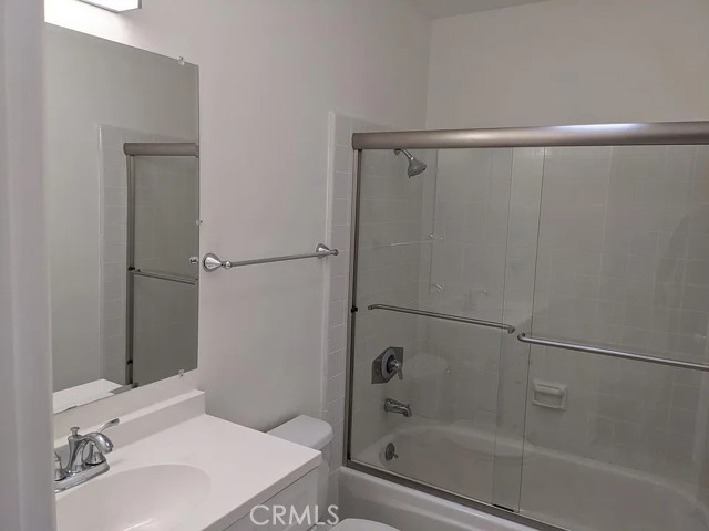 Detail Gallery Image 15 of 33 For 631 San Jose #F,  Burbank,  CA 91501 - 1 Beds | 1 Baths