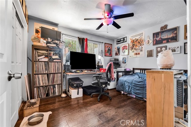 2660 Newell Street, County - Los Angeles CA: https://media.crmls.org/medias/151ee321-11c1-4607-bda6-fb3d5ddc1ffb.jpg