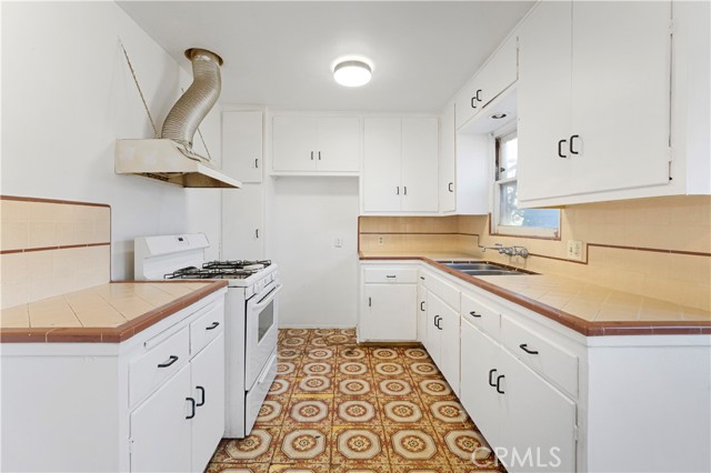 Detail Gallery Image 11 of 18 For 1680 S Palomares St, Pomona,  CA 91766 - 2 Beds | 1 Baths