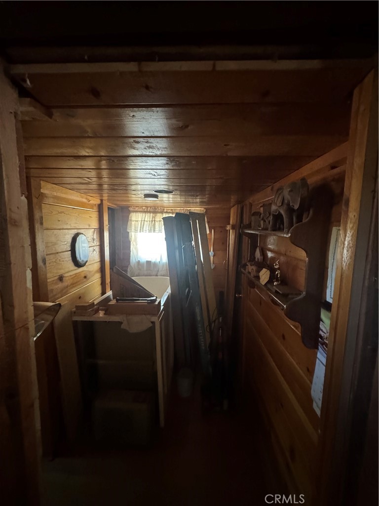 https://media.crmls.org/medias/151f2eff-1578-4fc0-bf6c-6c0bb589ea4a.jpg?preset=X-Large