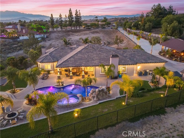 16905 Silver Star Court, Riverside CA: https://media.crmls.org/medias/151f4301-3cc9-4dda-a12b-9c7ce45dc783.jpg
