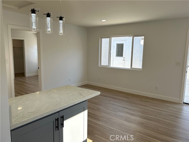2033 W Burnett Street, Long Beach CA: https://media.crmls.org/medias/151ff0fc-7a4d-4c02-b4c4-31ebd9388f8f.jpg