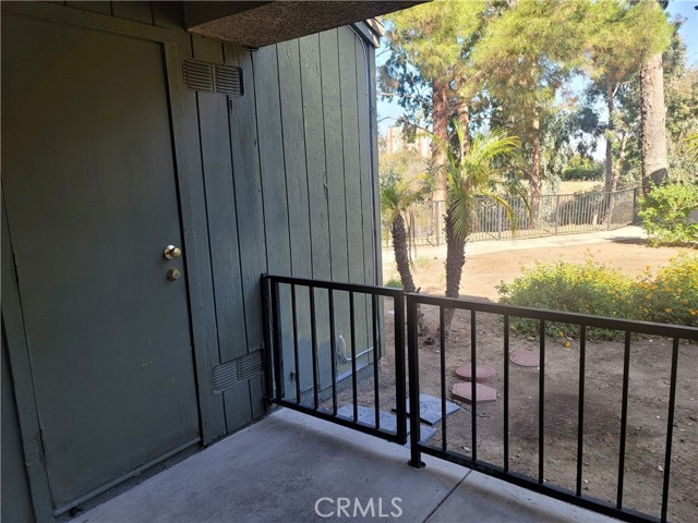 Detail Gallery Image 14 of 19 For 2556 Avenida Del Vista Dr #102,  Corona,  CA 92882 - 1 Beds | 1 Baths