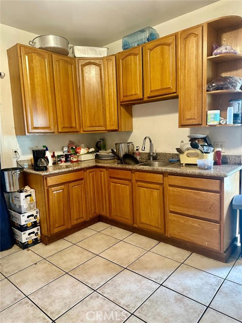 Detail Gallery Image 5 of 12 For 1434 40th, Oakland,  CA 94601 - 3 Beds | 2/1 Baths