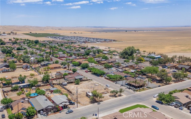 613 S Union Avenue, Avenal CA: https://media.crmls.org/medias/1521f37a-6870-4f8a-9bcd-d0f7766c92f3.jpg