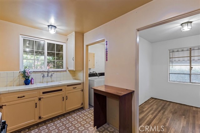 4306 W Verdugo Ave, Burbank CA: https://media.crmls.org/medias/15223fcb-105b-4d8d-9a2e-7f84c7865809.jpg