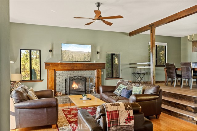 Detail Gallery Image 7 of 47 For 27808 Alpen, Lake Arrowhead,  CA 92352 - 4 Beds | 3/1 Baths