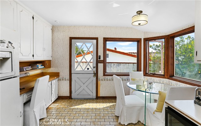 Kitchen & Breakfast Nook