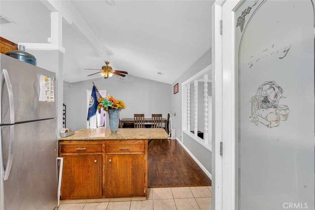 https://media.crmls.org/medias/15248a89-e0db-467d-931e-2c31c8810894.jpg?preset=X-Large