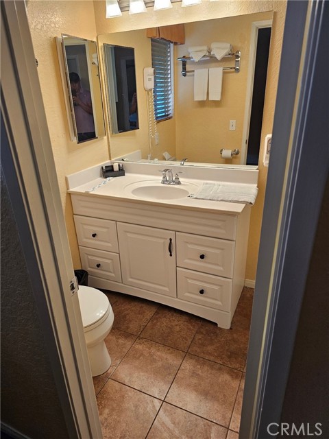 Detail Gallery Image 3 of 14 For 324 Canyon Crest, Lake Arrowhead,  CA 92352 - 2 Beds | 1/1 Baths