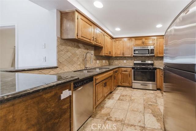 Detail Gallery Image 7 of 55 For 8601 Falmouth Ave #412,  Playa Del Rey,  CA 90293 - 2 Beds | 2 Baths