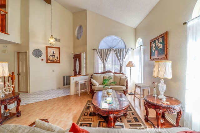 Detail Gallery Image 13 of 59 For 23959 Creekwood Dr, Moreno Valley,  CA 92557 - 4 Beds | 2/1 Baths