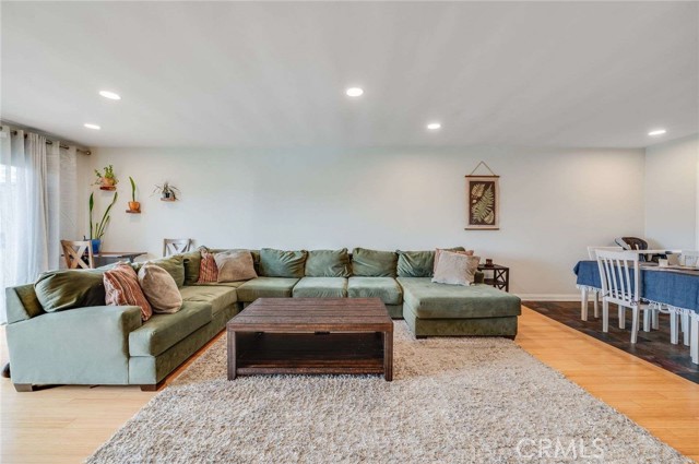 Detail Gallery Image 5 of 26 For 3695 Linden 9c,  Long Beach,  CA 90807 - 3 Beds | 2 Baths