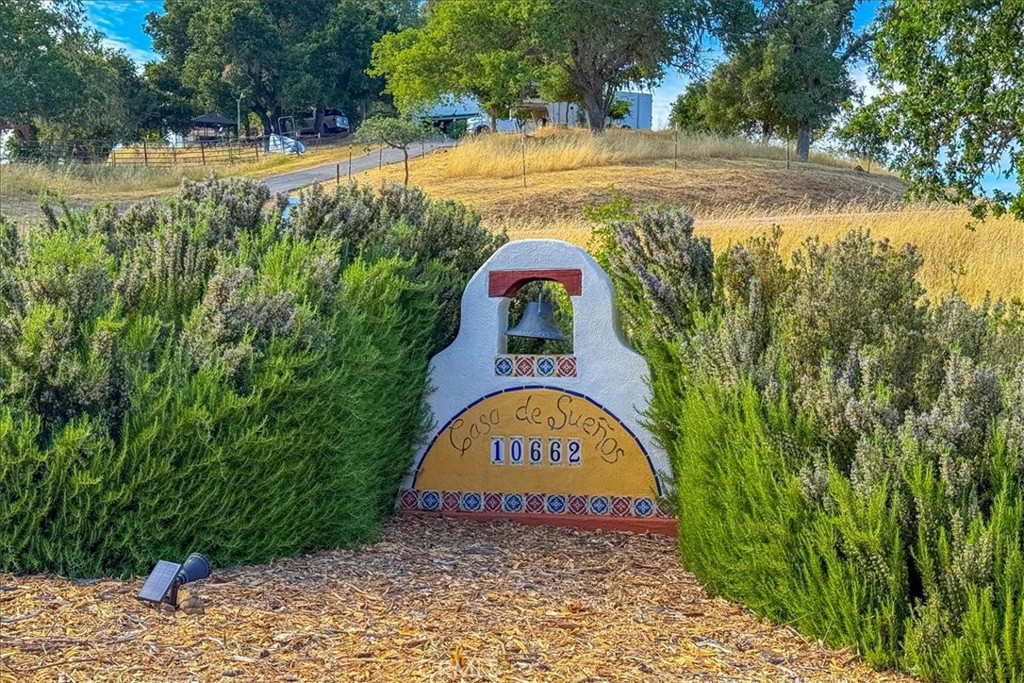 https://media.crmls.org/medias/15281902-9645-447a-991b-0e8d540d2730.jpg?preset=X-Large