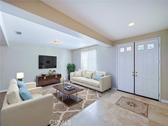 Detail Gallery Image 7 of 59 For 5121 Vista Dr, Palmdale,  CA 93551 - 4 Beds | 4 Baths